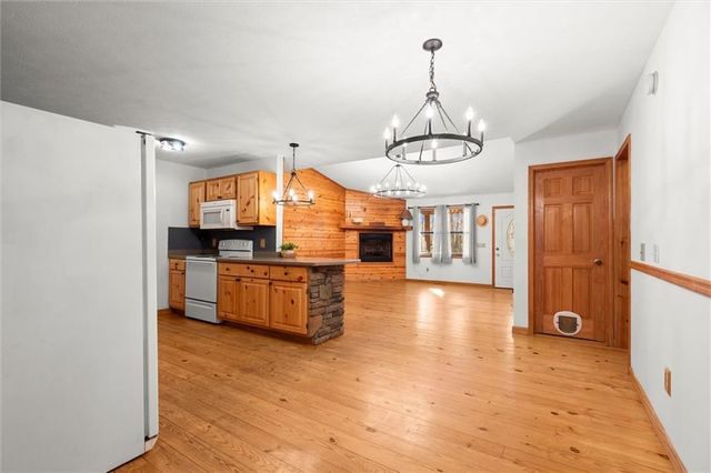 425 Enchanted Woods Dr, Blairsville, GA 30512