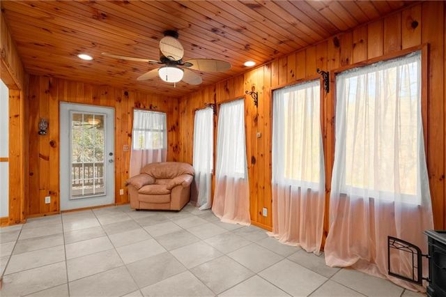 425 Enchanted Woods Dr, Blairsville, GA 30512