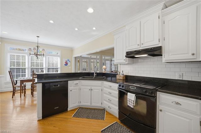 827 Waterfall WAY, Chesapeake, VA 23322