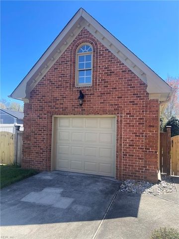 827 Waterfall WAY, Chesapeake, VA 23322