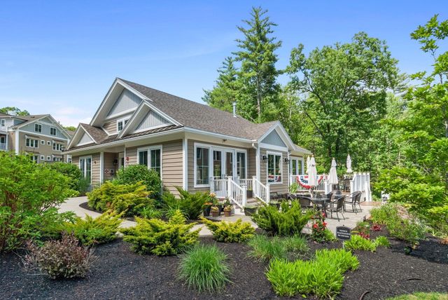 24 Willey Creek Rd Unit 203, Exeter, NH 03833