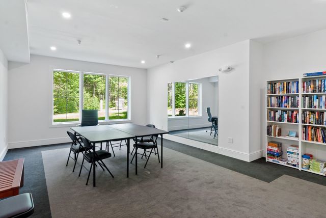 24 Willey Creek Rd Unit 203, Exeter, NH 03833