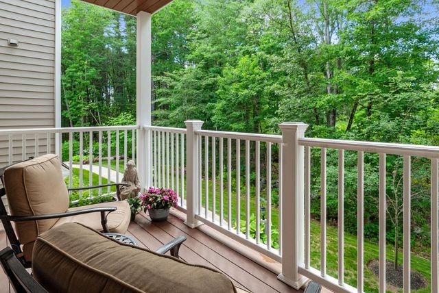 24 Willey Creek Rd Unit 203, Exeter, NH 03833