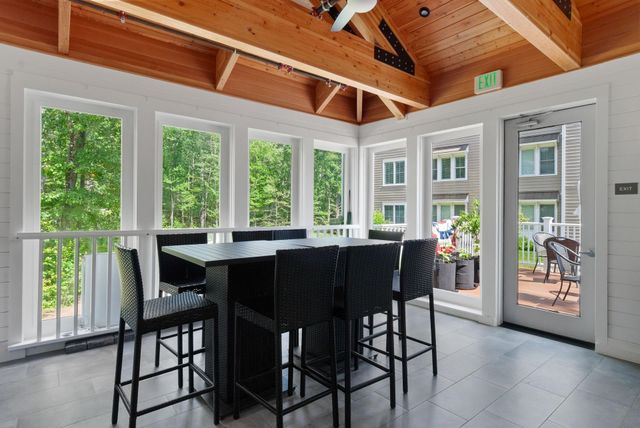 24 Willey Creek Rd Unit 203, Exeter, NH 03833