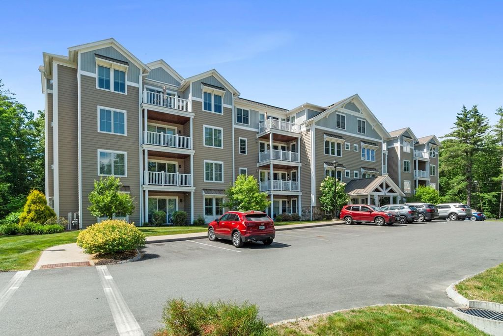 24 Willey Creek Rd Unit 203, Exeter, NH 03833