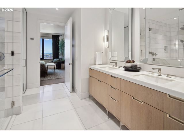 550 Sw 10TH Ave 2306, Portland, OR 97205