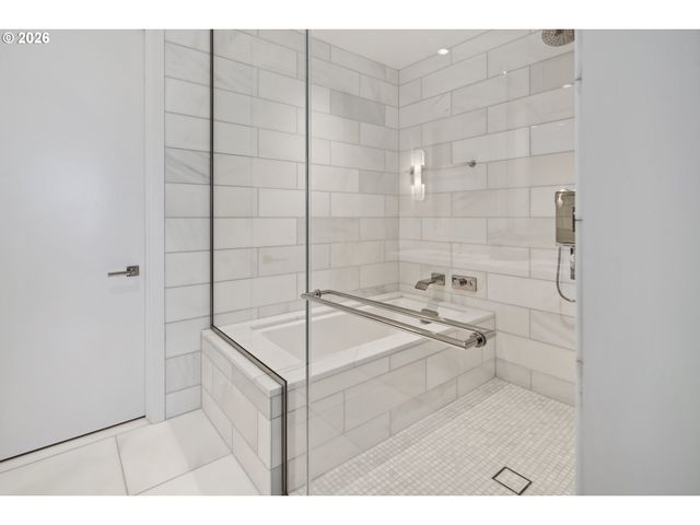 550 Sw 10TH Ave 2306, Portland, OR 97205