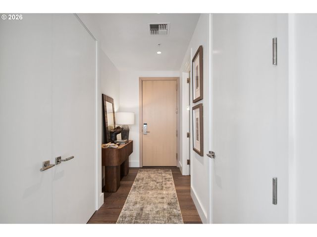 550 Sw 10TH Ave 2306, Portland, OR 97205