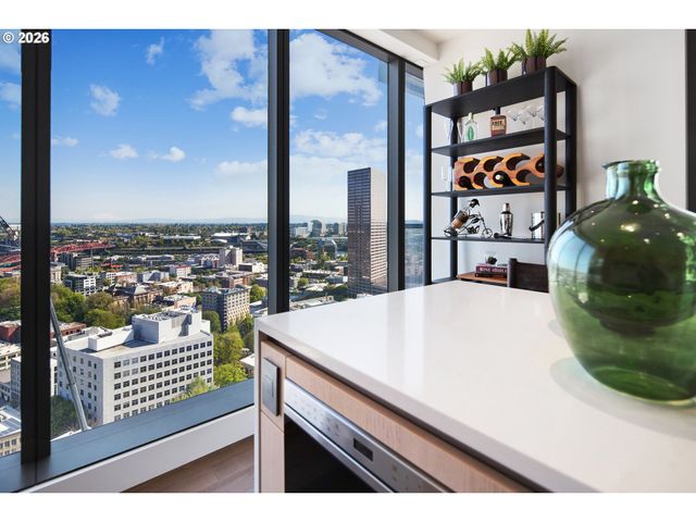 550 Sw 10TH Ave 2306, Portland, OR 97205