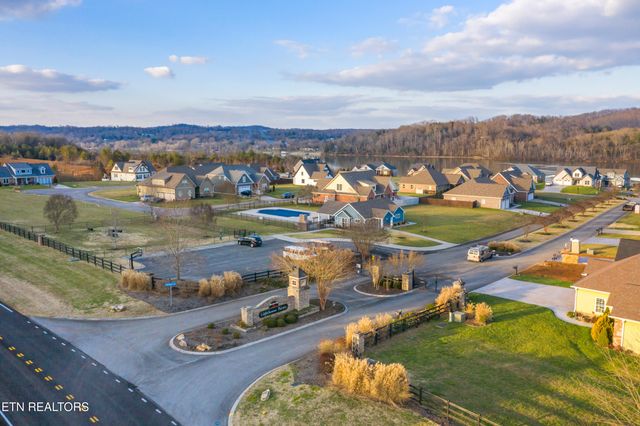 305 Charleston Lgt, Loudon, TN 37774