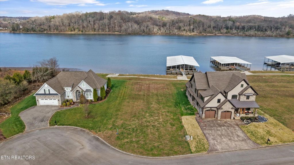 305 Charleston Lgt, Loudon, TN 37774