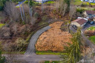 9737 Glacis Dr, Olympia, WA 98516