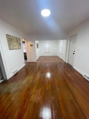 605 E Baltimore Boulevard, Flint, MI 48505