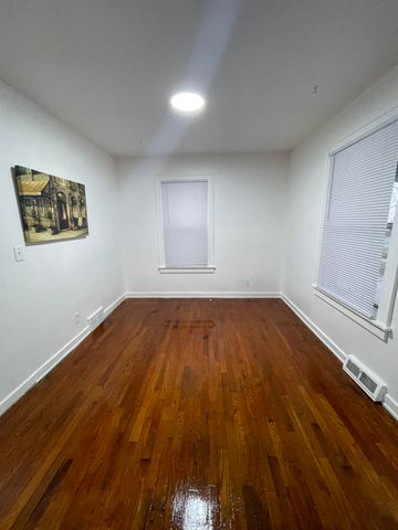 605 E Baltimore Boulevard, Flint, MI 48505