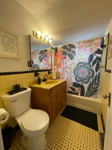 605 E Baltimore Boulevard, Flint, MI 48505