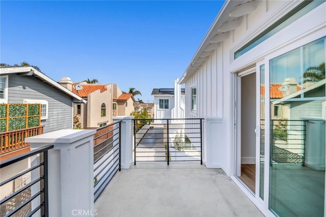 2304 Harriman Lane B, Redondo Beach, CA 90278