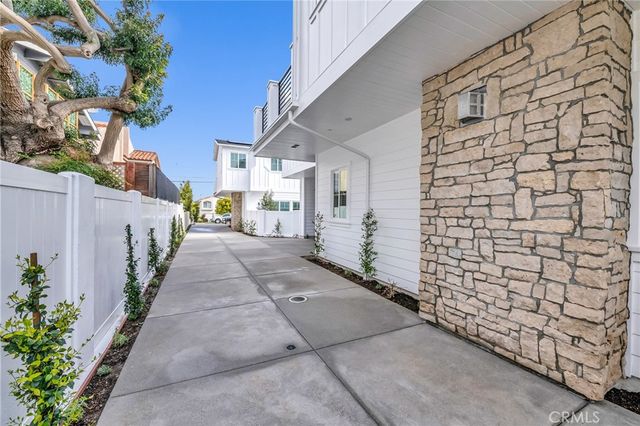 2304 Harriman Lane B, Redondo Beach, CA 90278