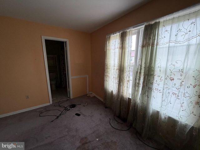 4 ROSS CT, Newark, DE 19702