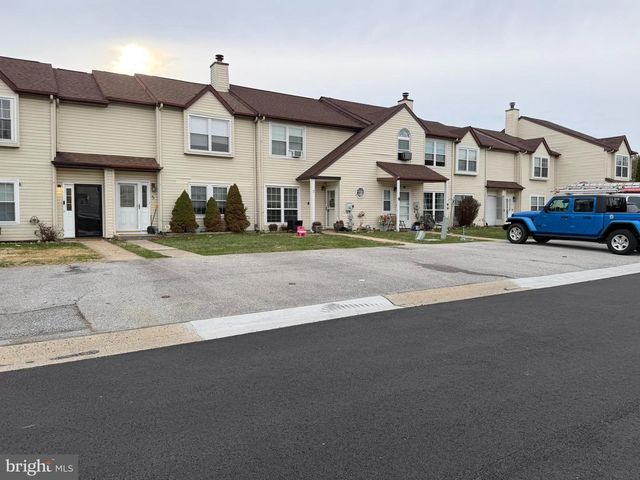 4 ROSS CT, Newark, DE 19702
