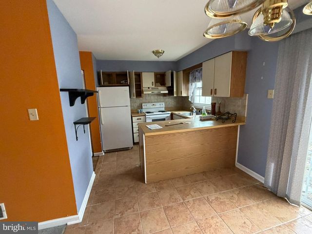 4 ROSS CT, Newark, DE 19702
