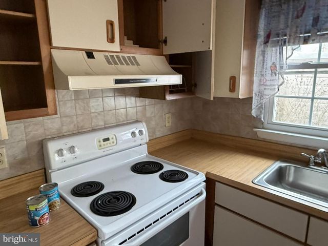 4 ROSS CT, Newark, DE 19702