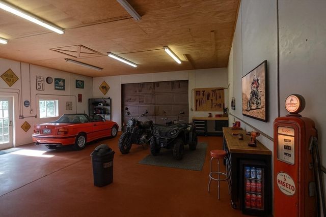 985 Glebe Street, Taunton, MA 02780