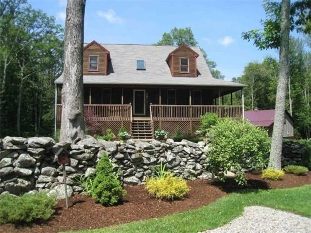 985 Glebe Street, Taunton, MA 02780