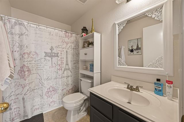 9902 Victoria Point Lane, Houston, TX 77075