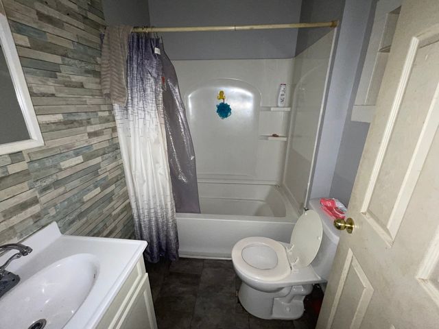 1283 S Illinois Street, Decatur, IL 62521