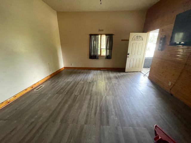 1283 S Illinois Street, Decatur, IL 62521