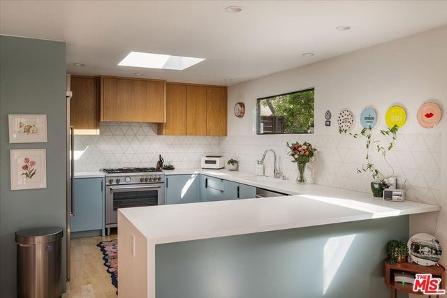 1495 N Occidental Boulevard, Los Angeles, CA 90026