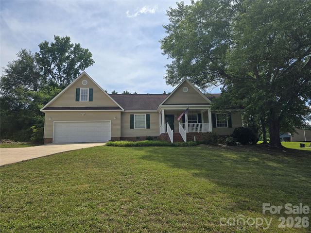 2393 Oxford Circle, Lancaster, SC 29720