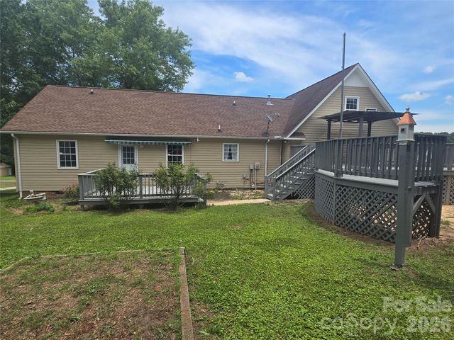 2393 Oxford Circle, Lancaster, SC 29720