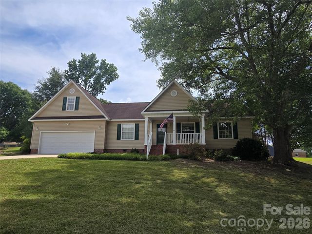 2393 Oxford Circle, Lancaster, SC 29720