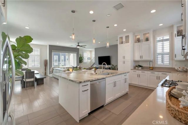 2105 Two Harbors Circle, Costa Mesa, CA 92627