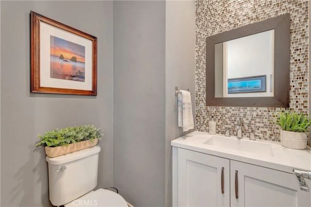 2105 Two Harbors Circle, Costa Mesa, CA 92627