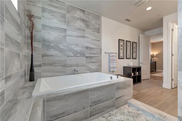 2105 Two Harbors Circle, Costa Mesa, CA 92627