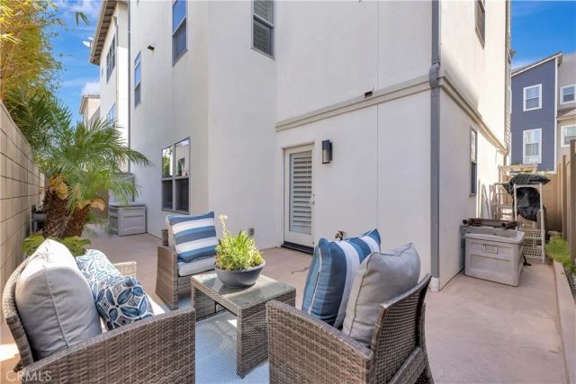 2105 Two Harbors Circle, Costa Mesa, CA 92627
