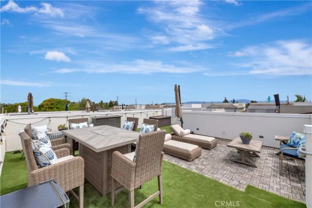 2105 Two Harbors Circle, Costa Mesa, CA 92627