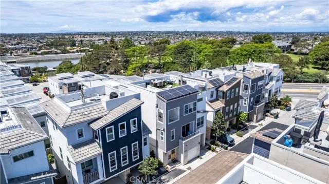 2105 Two Harbors Circle, Costa Mesa, CA 92627