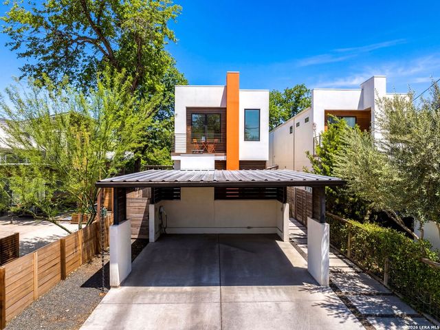 132 Clay, San Antonio, TX 78204