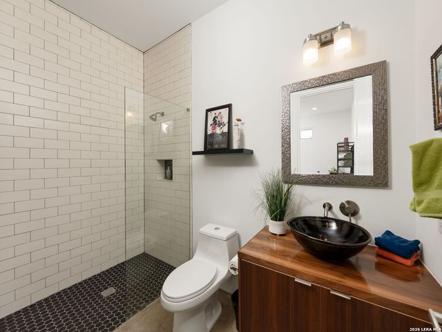 132 Clay, San Antonio, TX 78204