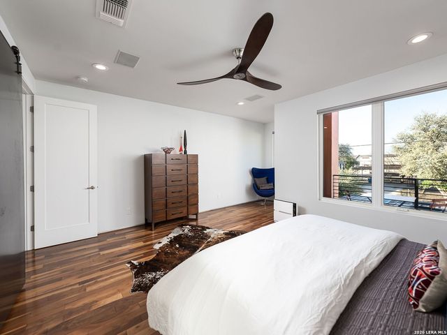 132 Clay, San Antonio, TX 78204