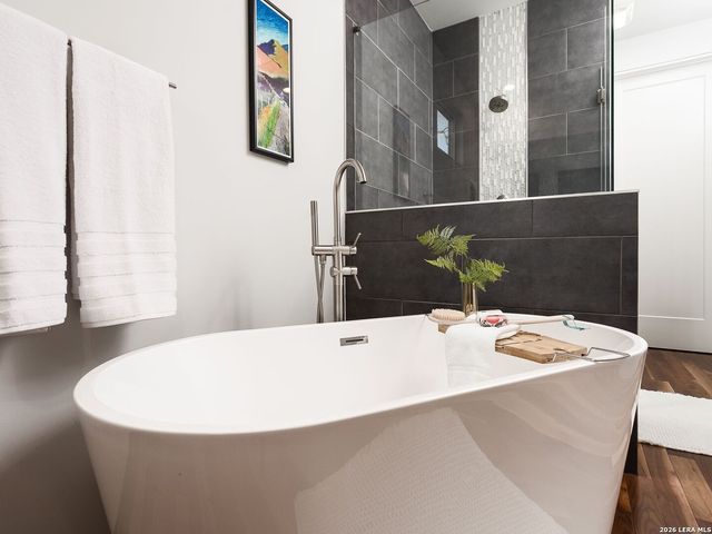 132 Clay, San Antonio, TX 78204