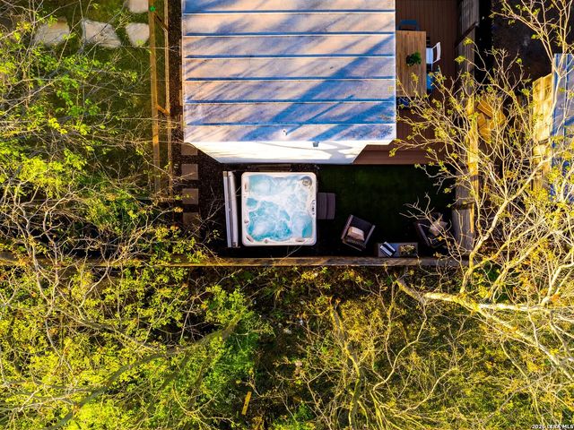 132 Clay, San Antonio, TX 78204