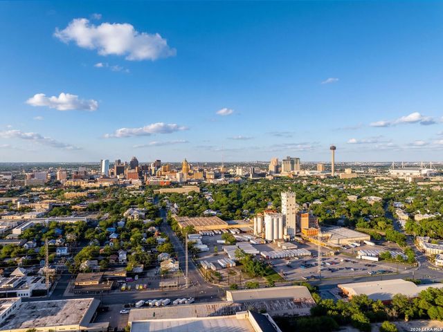 132 Clay, San Antonio, TX 78204