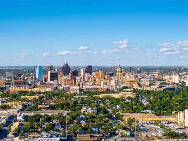 132 Clay, San Antonio, TX 78204