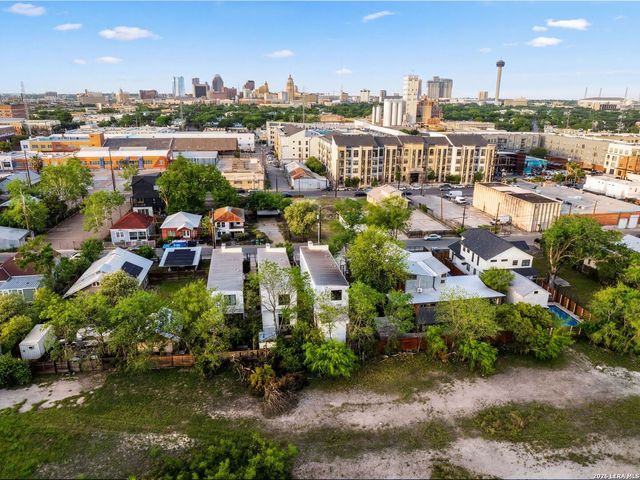 132 Clay, San Antonio, TX 78204