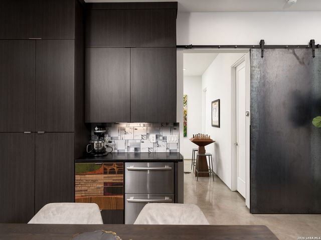 132 Clay, San Antonio, TX 78204