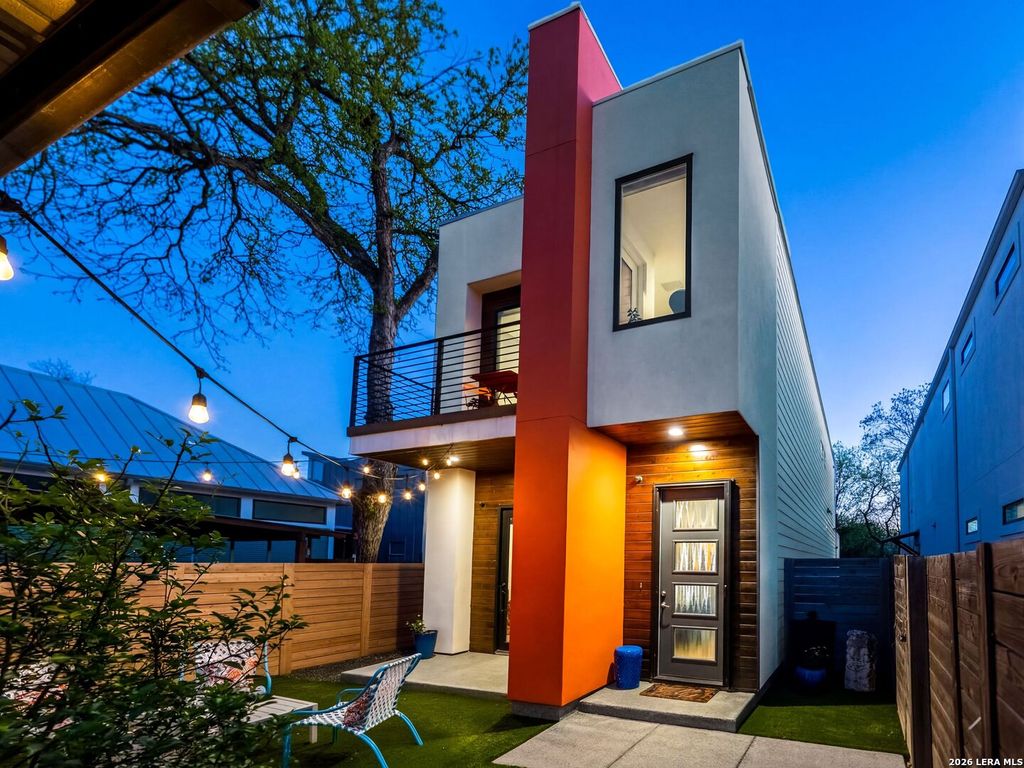 132 Clay, San Antonio, TX 78204